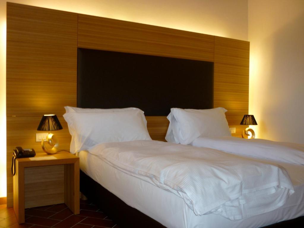 Hotel Relais Palazzo Lodron Rovereto  Zimmer foto