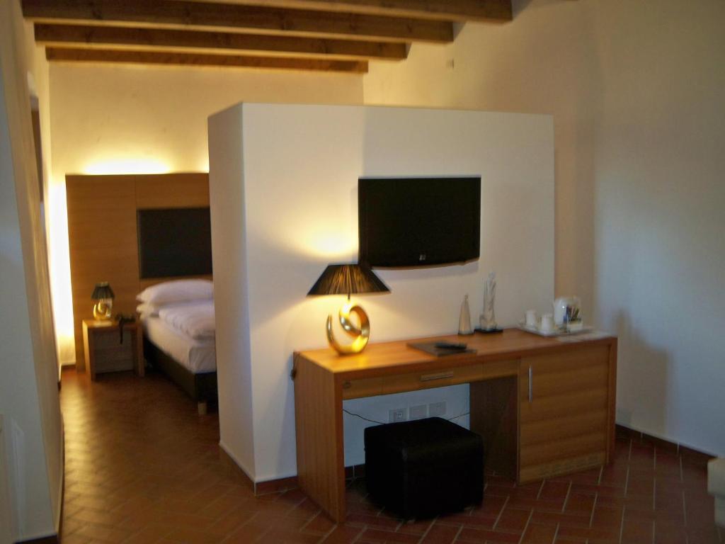 Hotel Relais Palazzo Lodron Rovereto  Zimmer foto